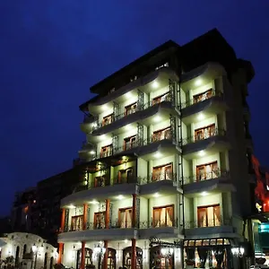 Dinasty 4*, Tirana Albanië
